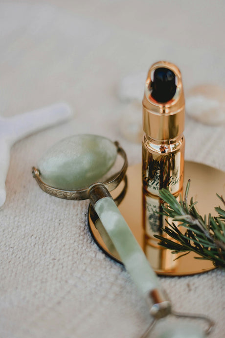 Caring for Your Jade Face Roller: Cleaning, Storage, and Maintenance Tips